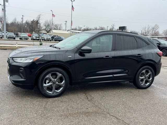 Used 2024 Ford Escape ST-Line image 3