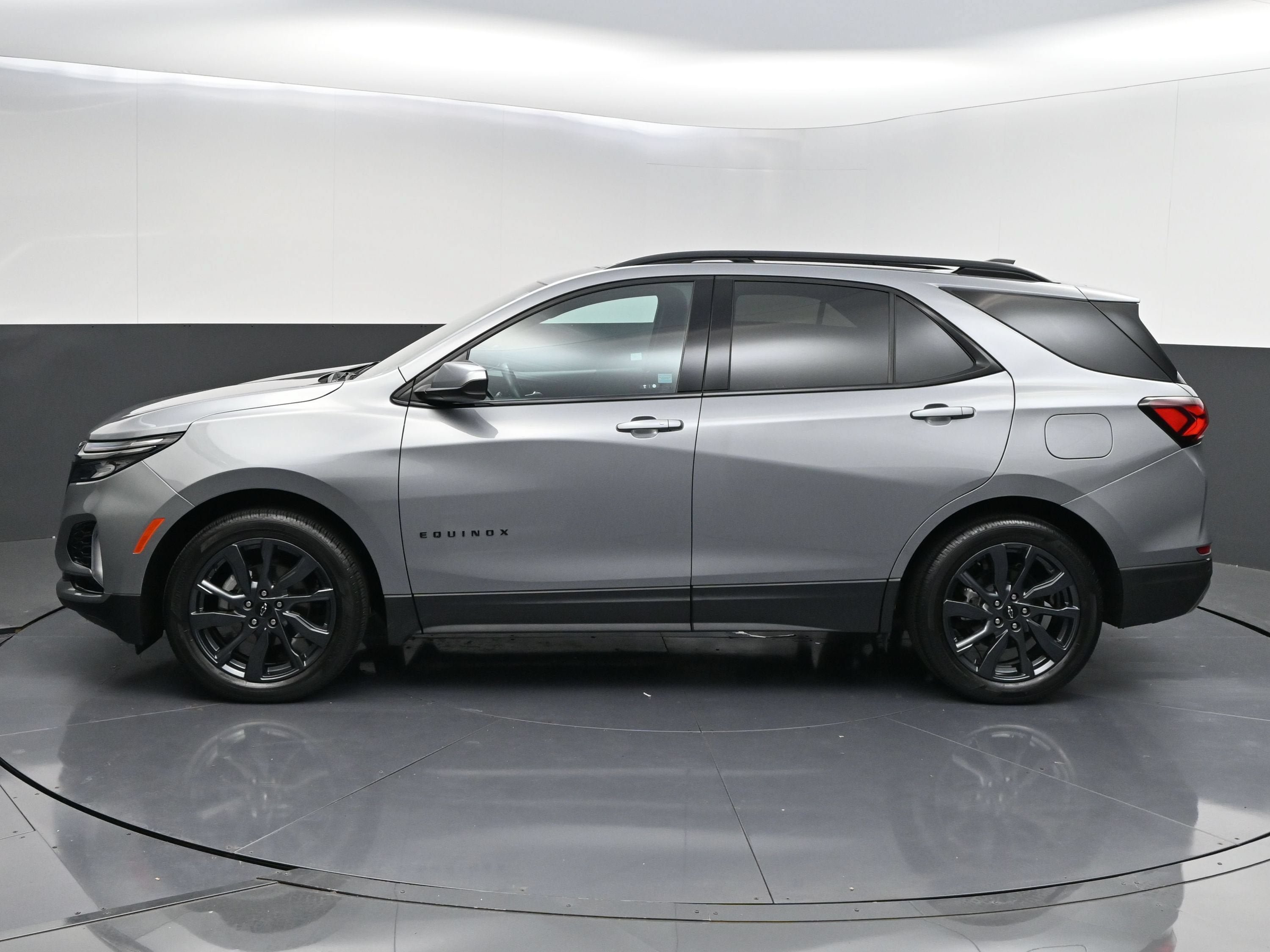 Certified 2023 Chevrolet Equinox RS FWD image 4