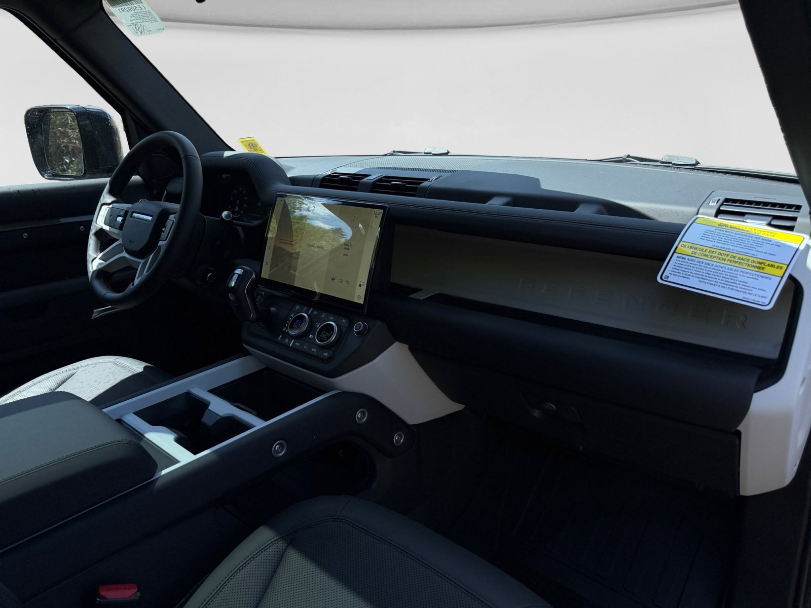 New 2026 Land Rover Defender 130 X-Dynamic SE AWD/4WD image 23