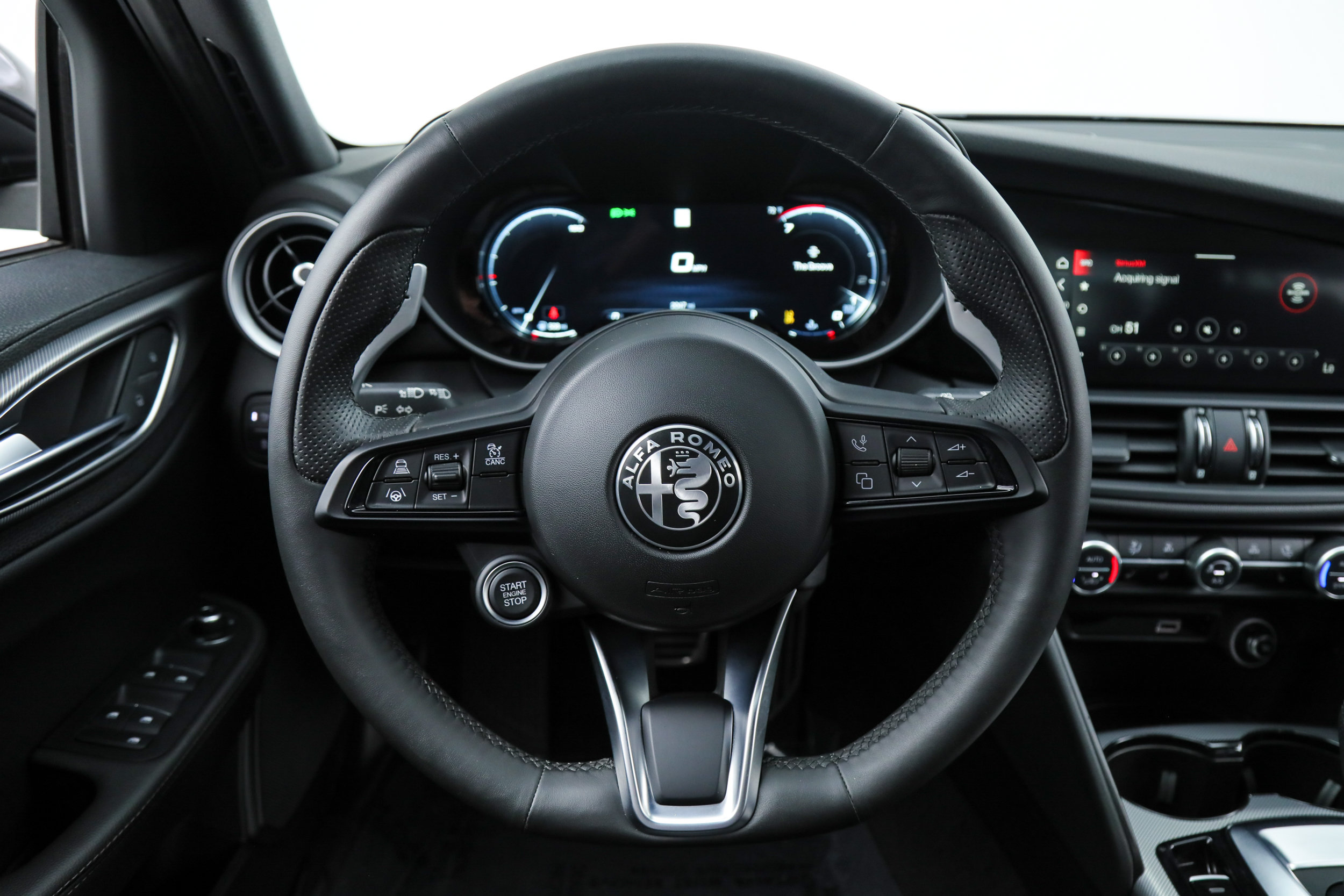 New 2025 Alfa Romeo Giulia w/ Driving Assist Package RWD image 17