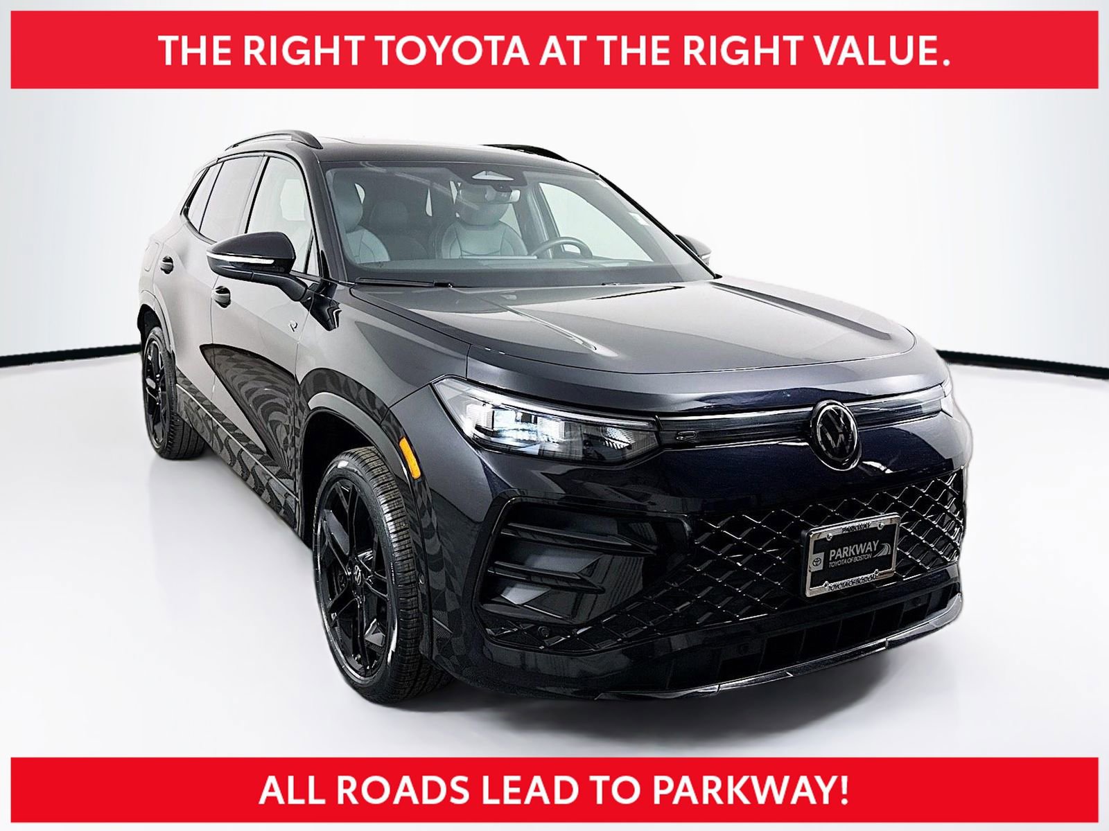 Used 2025 Volkswagen Tiguan SE R-Line AWD/4WD image 1