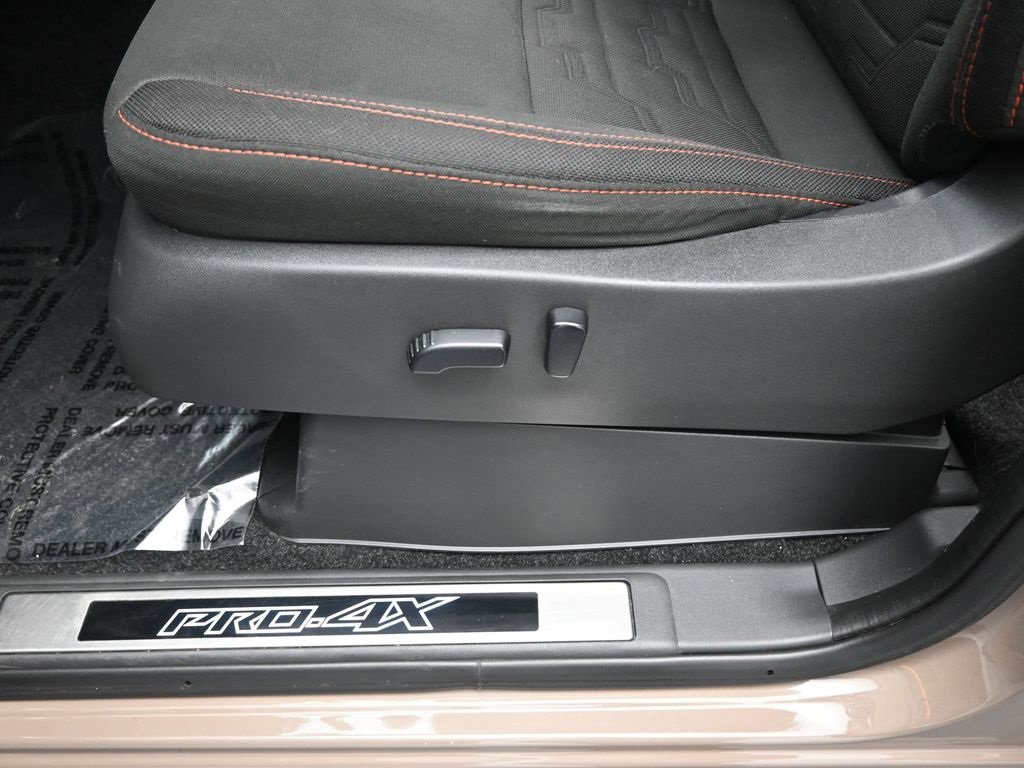 Used 2023 Nissan Frontier PRO-4X w/ Technology Package image 10