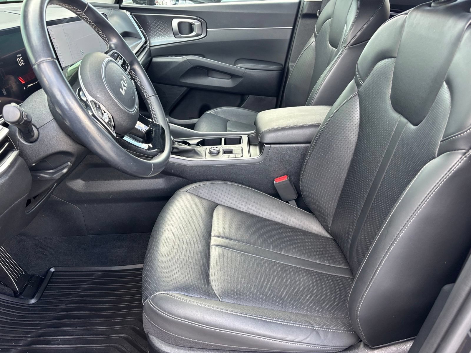 Used 2025 Kia Sorento S w/ Panoramic Sunroof Package FWD image 13