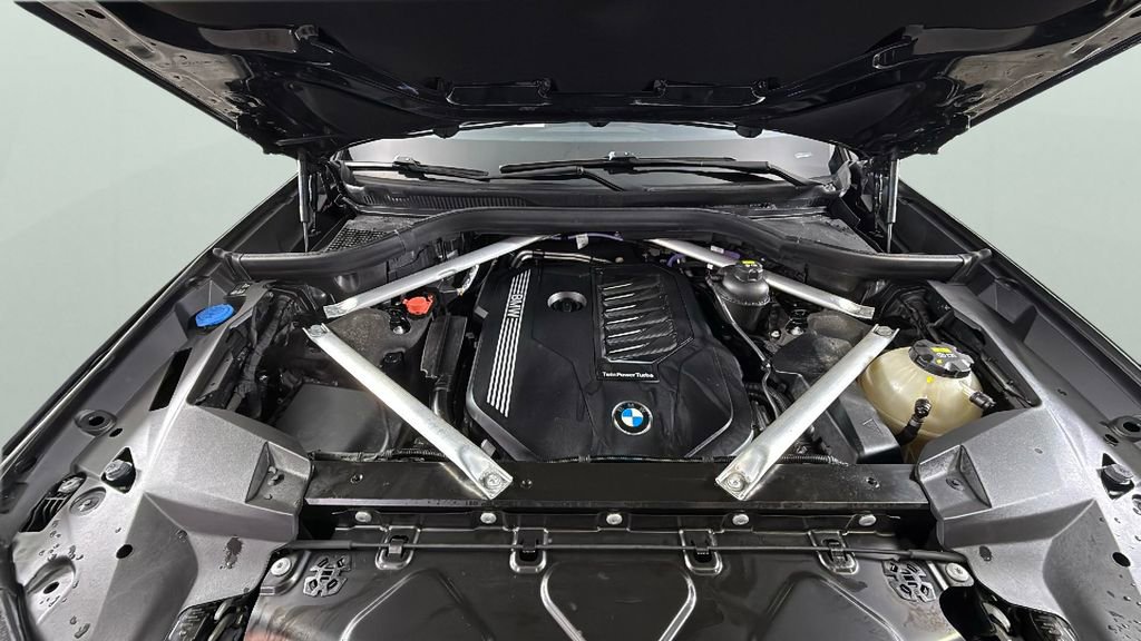 Used 2021 BMW X7 xDrive40i w/ M Sport Package AWD/4WD image 46