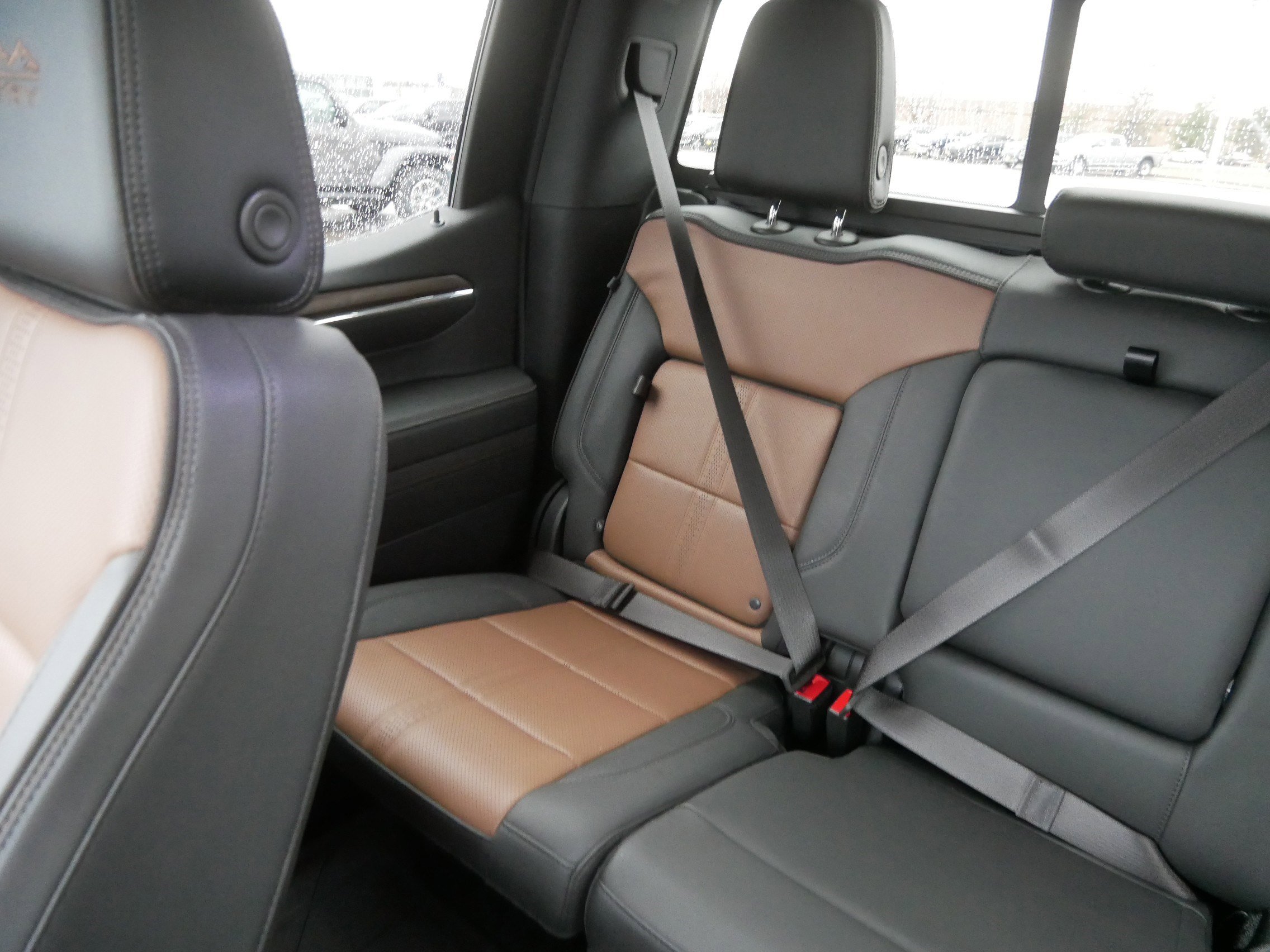 Used 2023 Chevrolet Silverado 1500 High Country w/ High Country Premium Package image 12