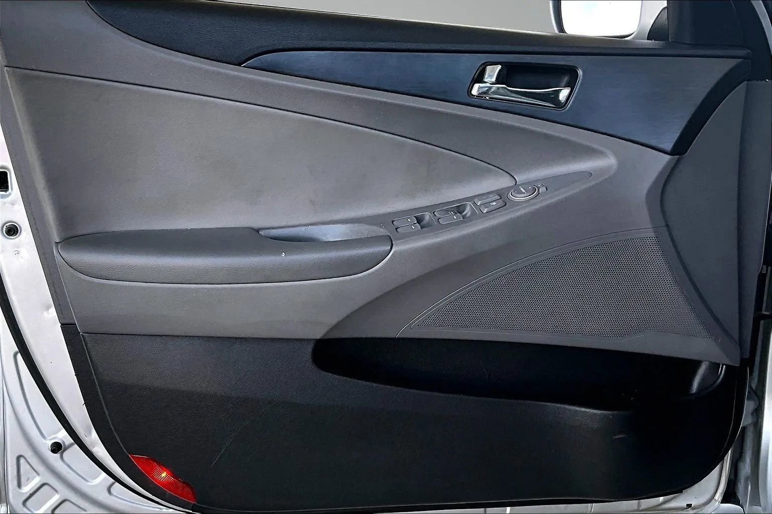 Used 2011 Hyundai Sonata SE FWD image 16
