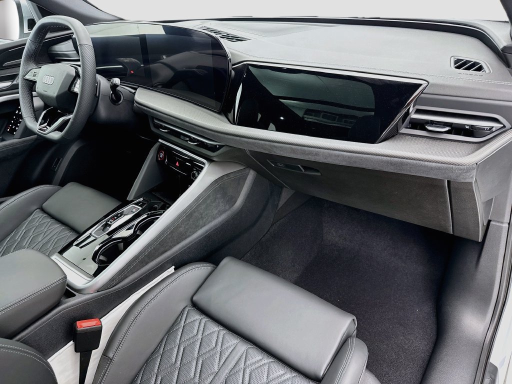 New 2026 Audi SQ5 Premium Plus AWD/4WD image 16