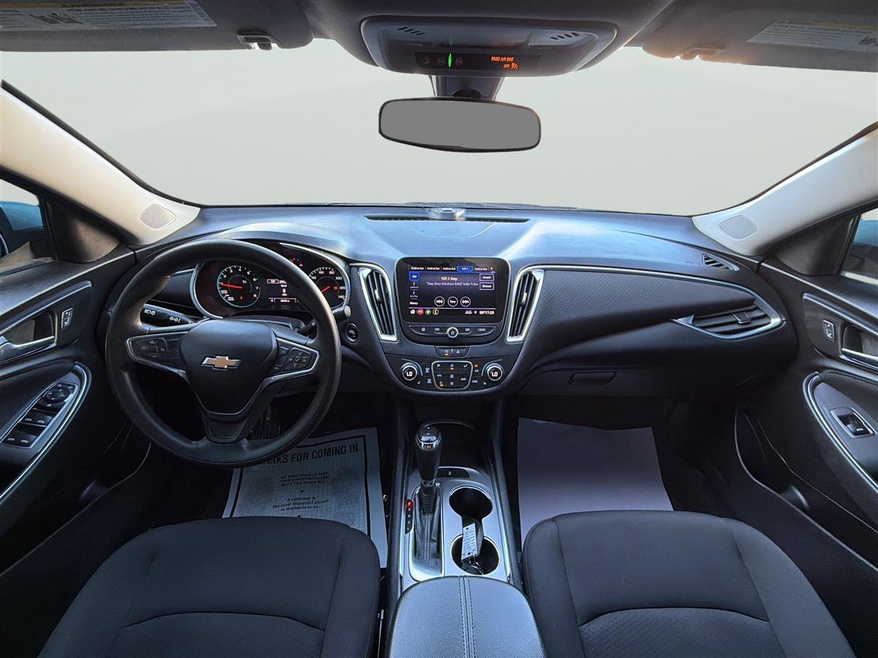 Used 2020 Chevrolet Malibu LT FWD image 17