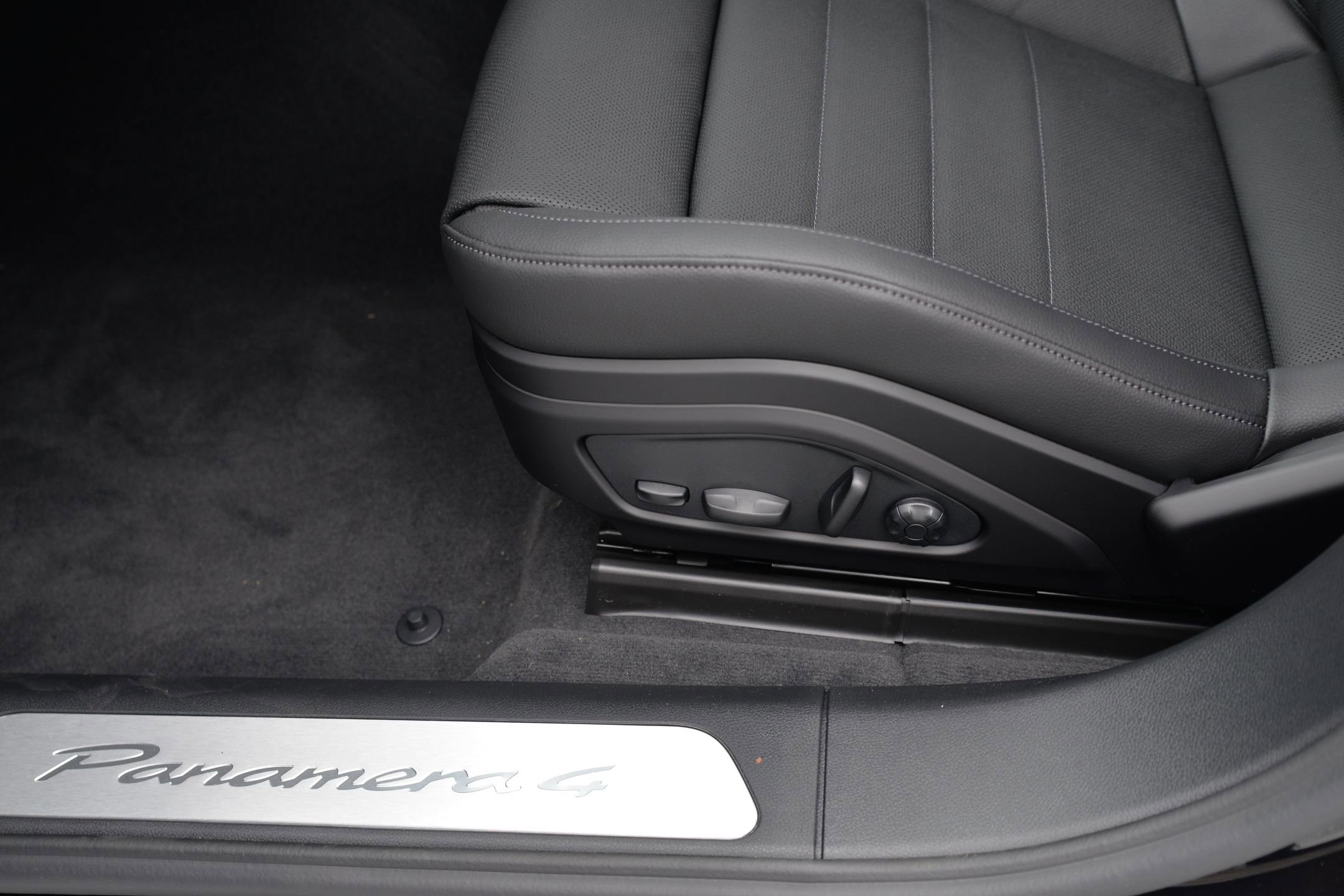 New 2026 Porsche Panamera 4 image 25