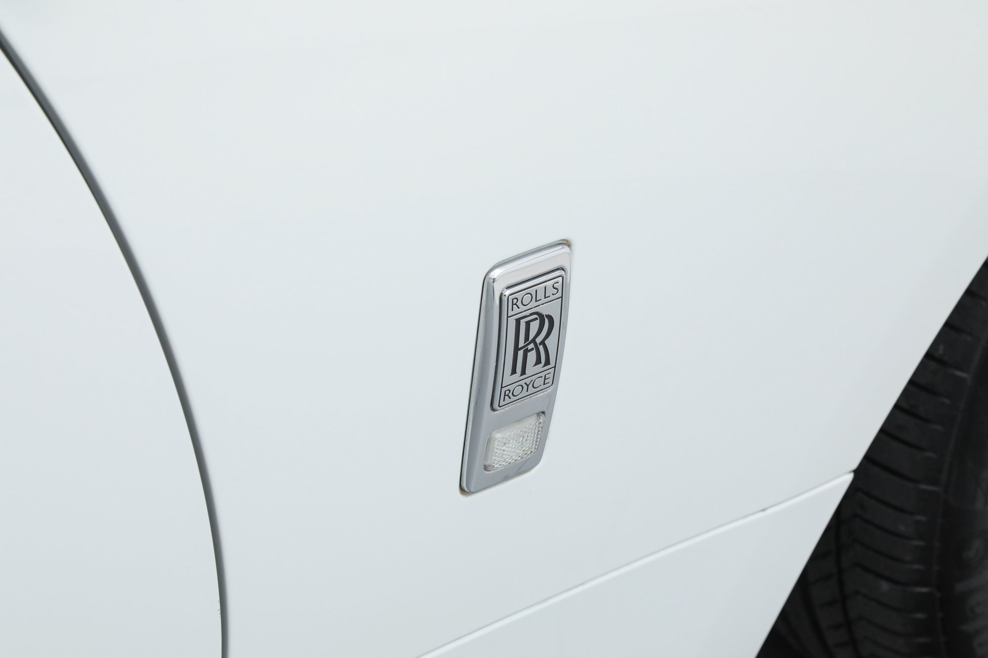Used 2017 Rolls-Royce Dawn RWD image 21
