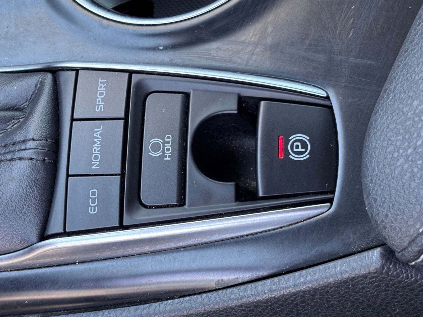Used 2018 Toyota Camry XSE FWD image 32