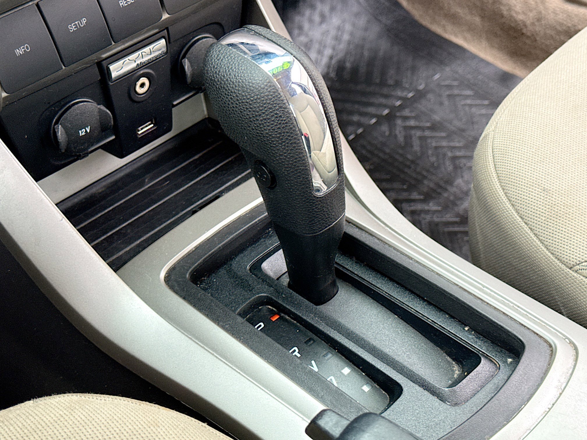 Used 2010 Ford Focus SES image 12