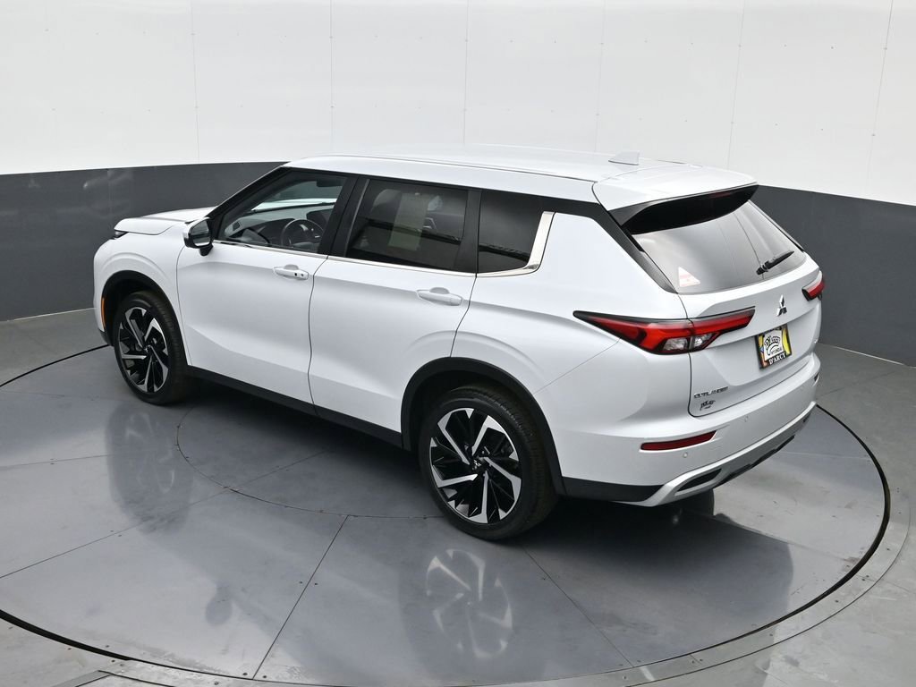 Used 2024 Mitsubishi Outlander SE image 20