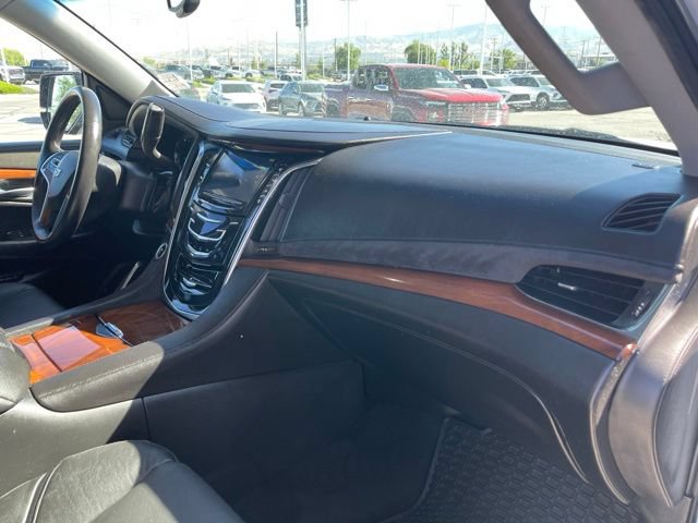 Used 2016 Cadillac Escalade ESV Luxury AWD/4WD image 21