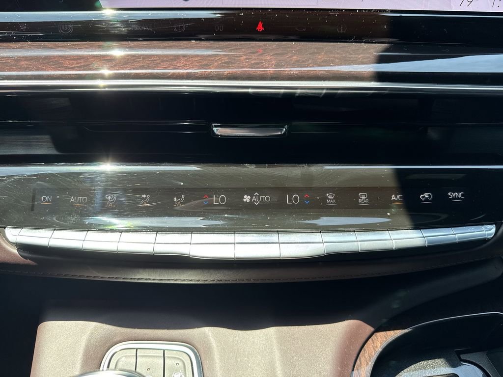 Used 2022 Cadillac Escalade ESV Sport Platinum image 19