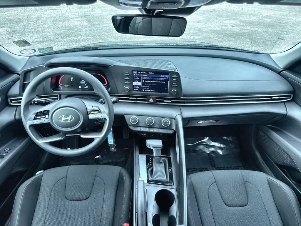 Used 2025 Hyundai Elantra SE FWD image 24