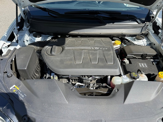 Used 2022 Jeep Cherokee Latitude Lux w/ Sun & Sound Group image 9