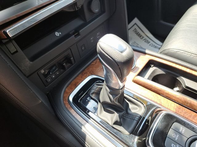 Used 2022 Nissan Armada SL w/ Captain's Chairs Package RWD image 20