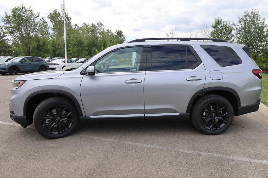 New 2025 Honda Pilot Touring image 8