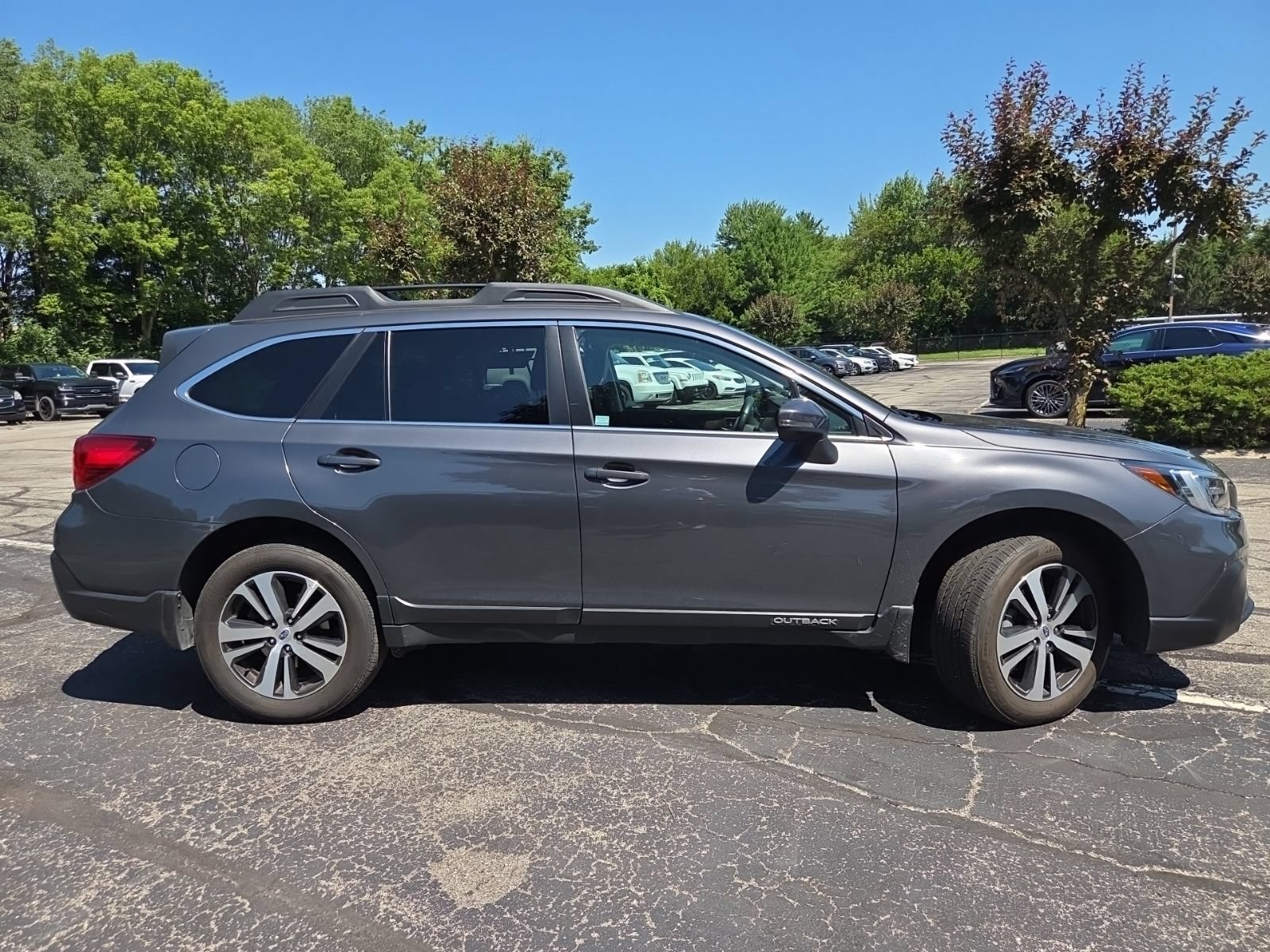 Used 2018 Subaru Outback 2.5i Limited AWD/4WD image 2