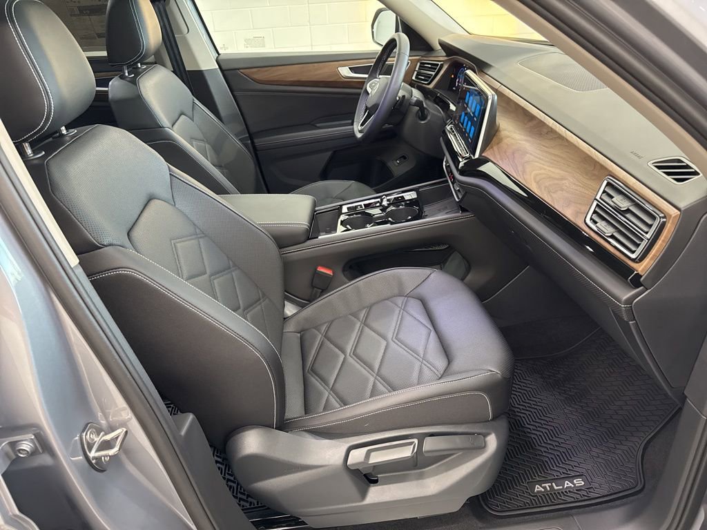 New 2026 Volkswagen Atlas SE image 28