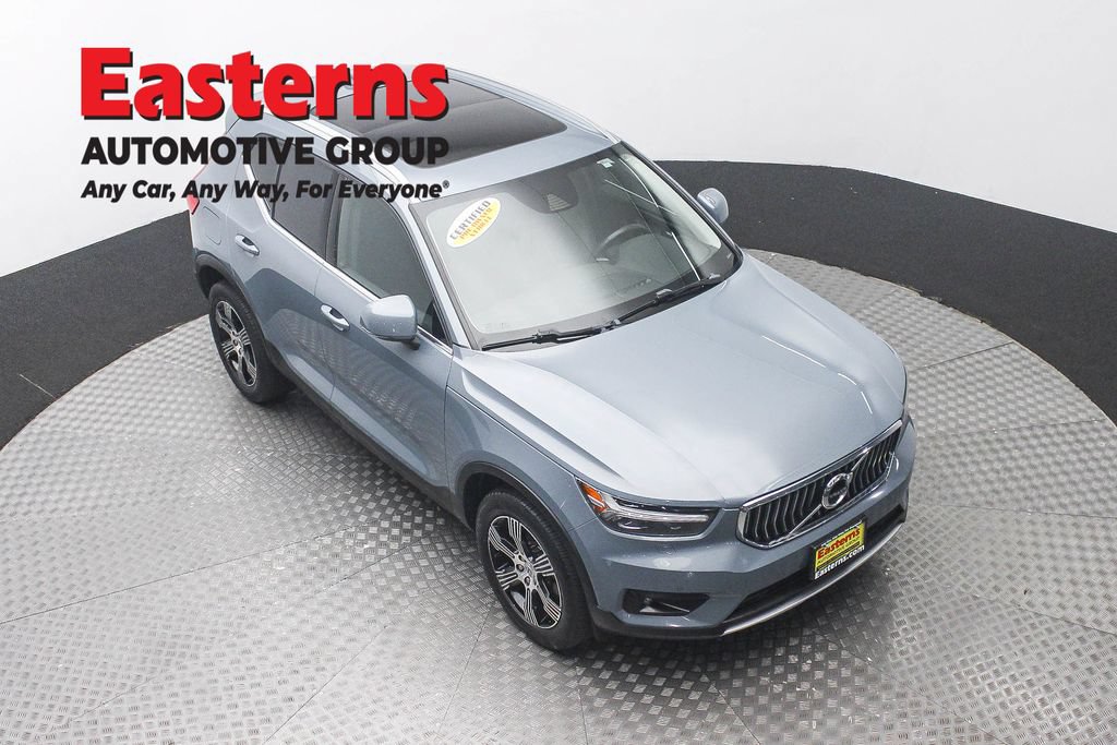 Used 2021 Volvo XC40 T4 Inscription FWD image 3