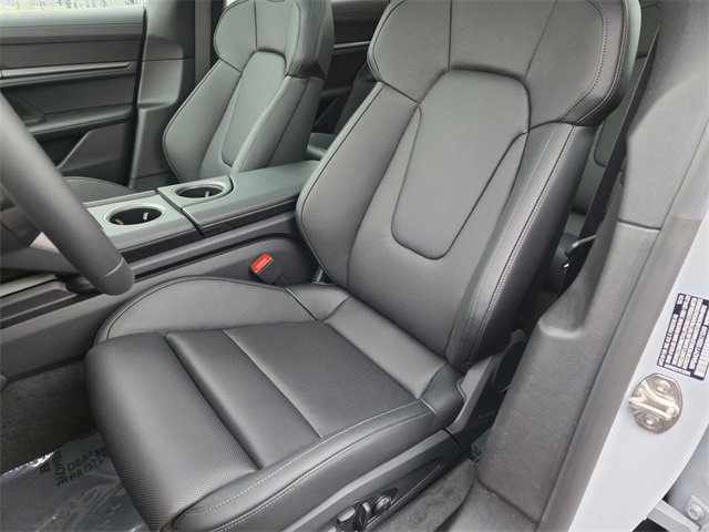 New 2025 Porsche Taycan image 5