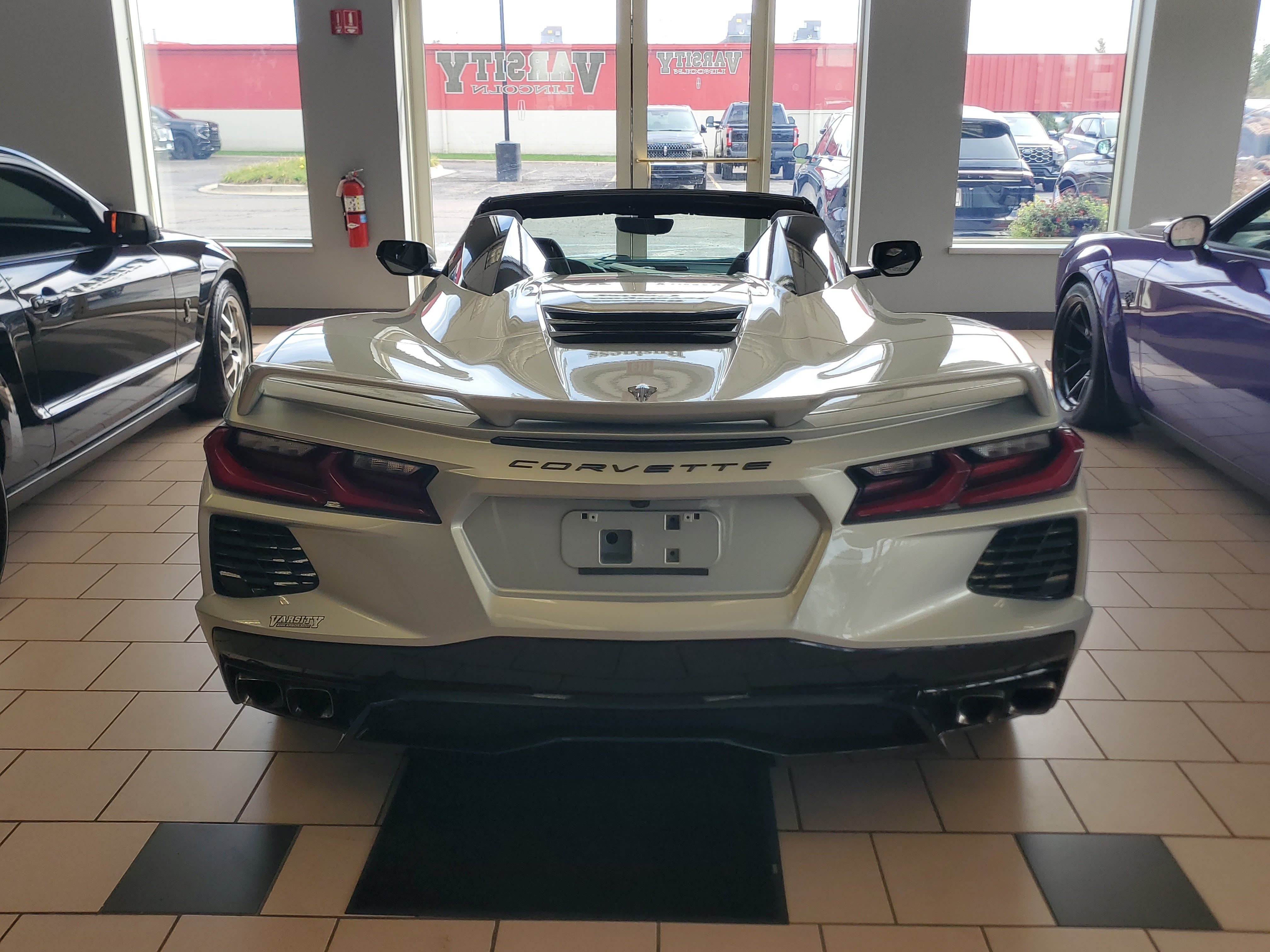 Used 2021 Chevrolet Corvette Stingray Premium Conv w/ Z51 Performance Package RWD image 5