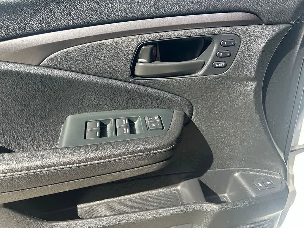 Used 2023 Honda Passport EX-L image 14