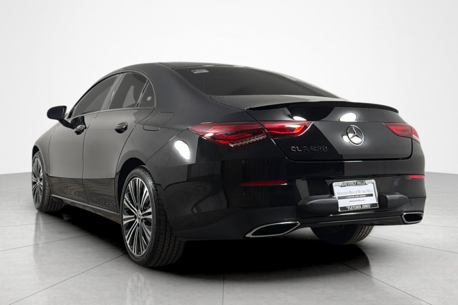 Used 2023 Mercedes-Benz CLA 250 image 3