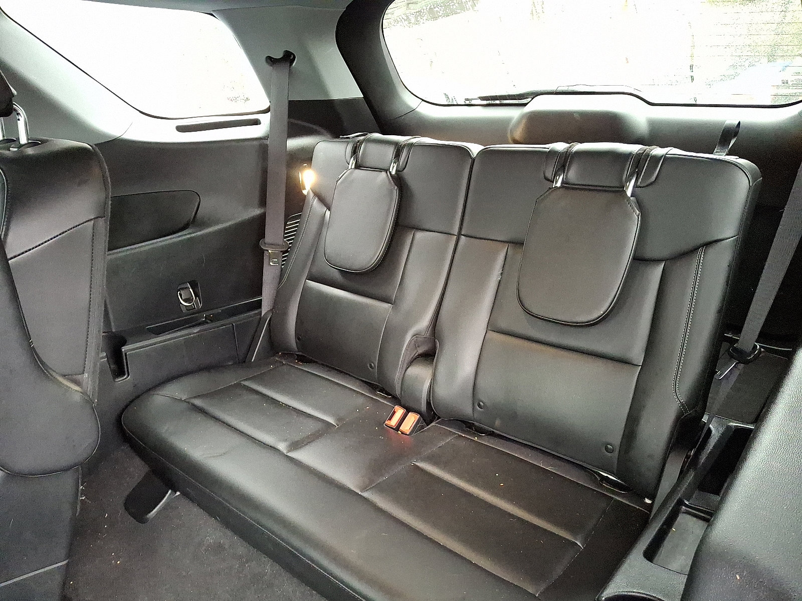 Used 2023 Ford Explorer XLT w/ Equipment Group 202A AWD/4WD image 12