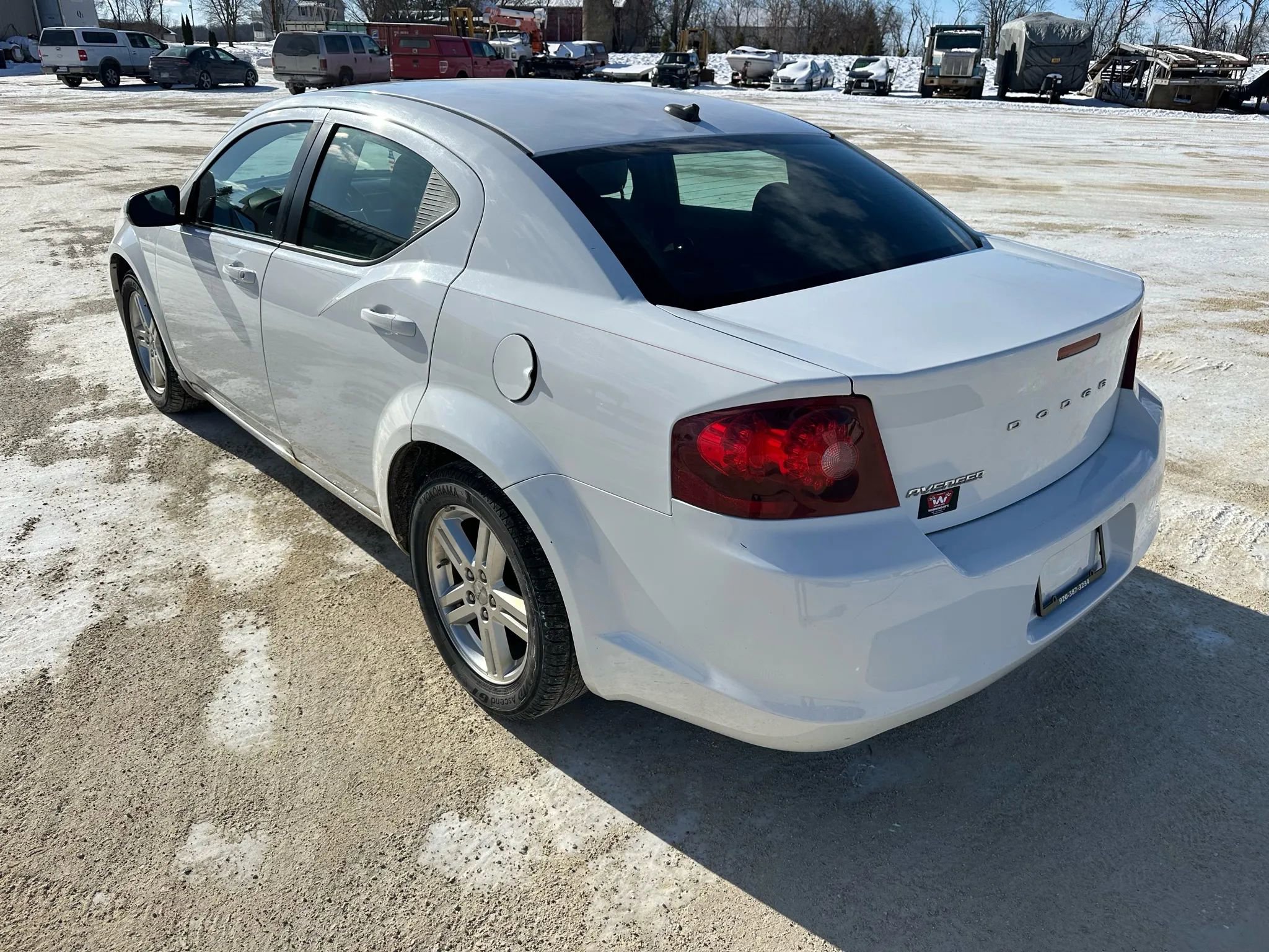 Used 2012 Dodge Avenger SXT image 2