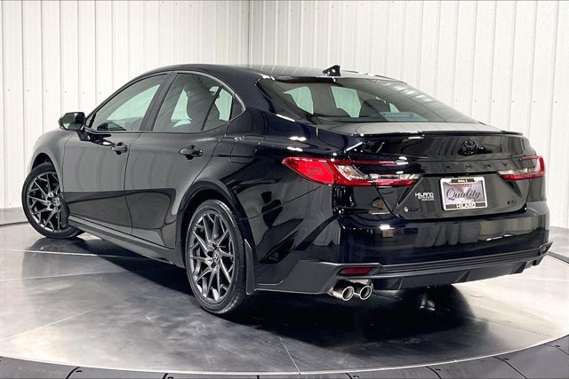 Used 2025 Toyota Camry SE FWD image 13