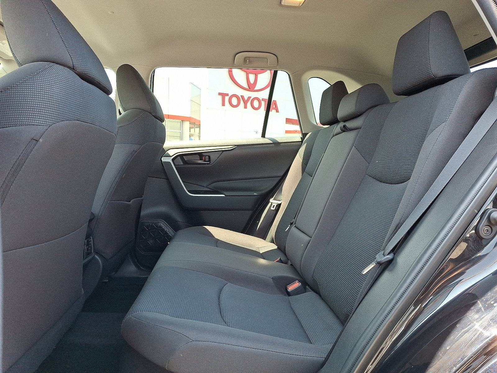 Certified 2021 Toyota RAV4 LE image 10