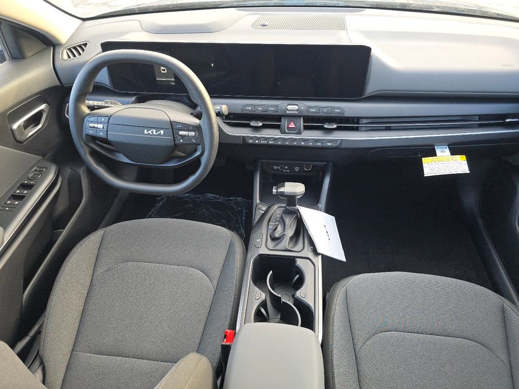 New 2025 Kia K4 LX image 18