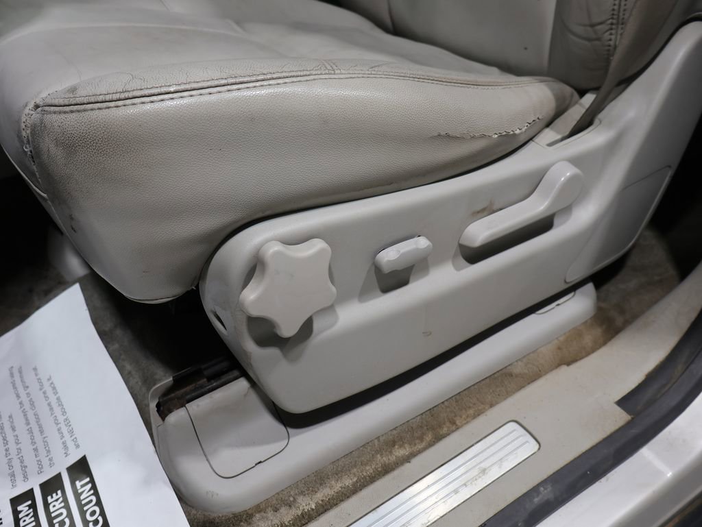 Used 2009 Chevrolet Suburban LT AWD/4WD image 12