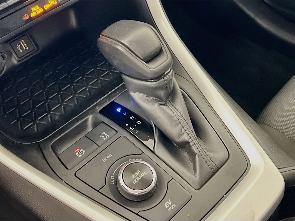 Certified 2025 Toyota RAV4 XLE AWD/4WD image 15