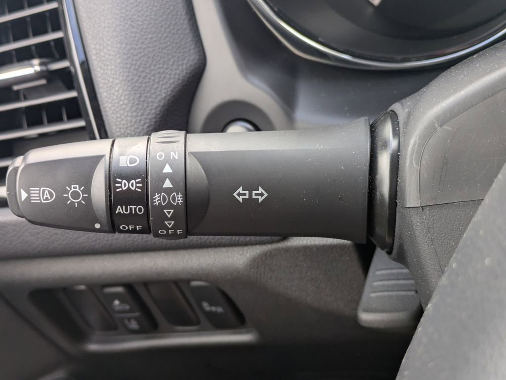 Used 2025 Mitsubishi Outlander Sport AWD image 28