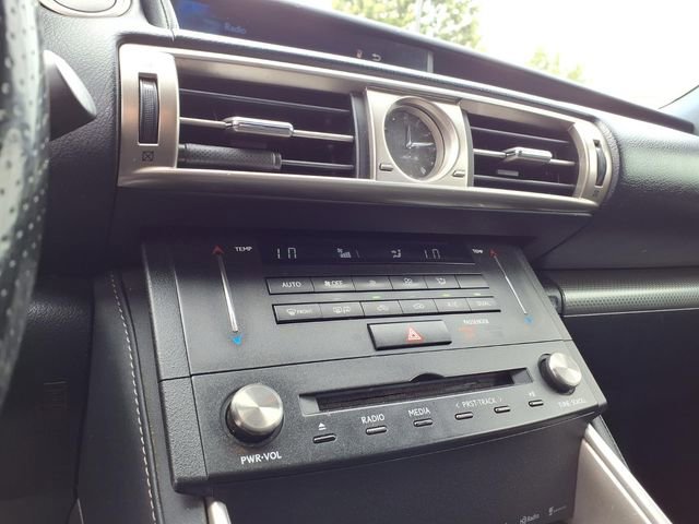 Used 2016 Lexus IS 200t w/ F Sport Package RWD image 17