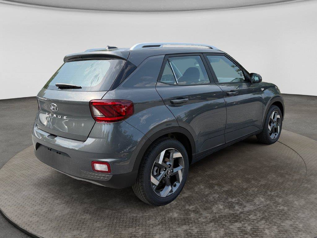 New 2026 Hyundai Venue SEL FWD image 6