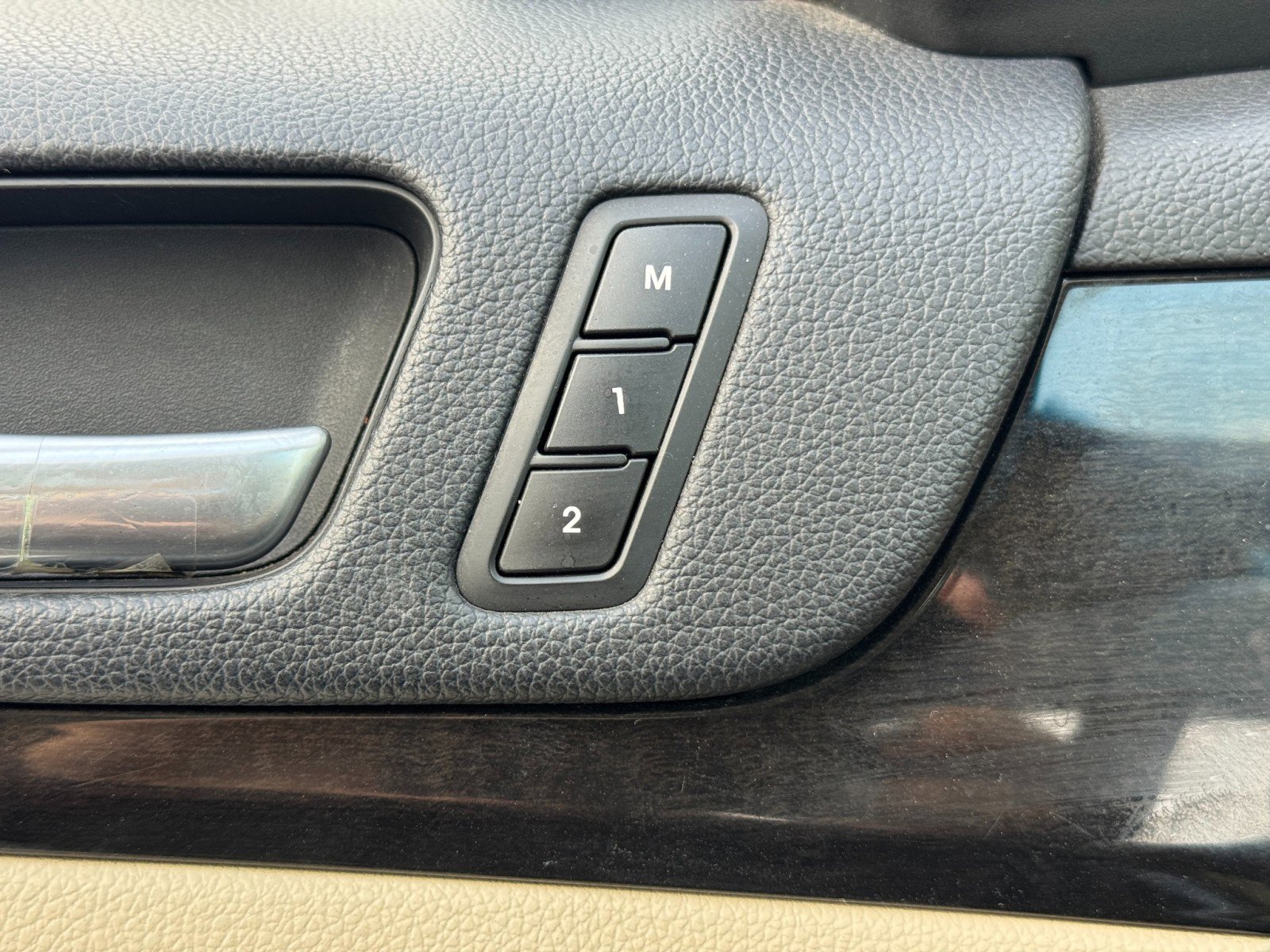 Used 2014 Kia Cadenza Premium w/ Luxury Package image 16