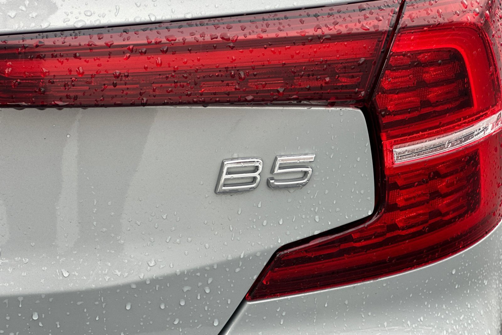 Used 2024 Volvo S60 B5 Plus image 50