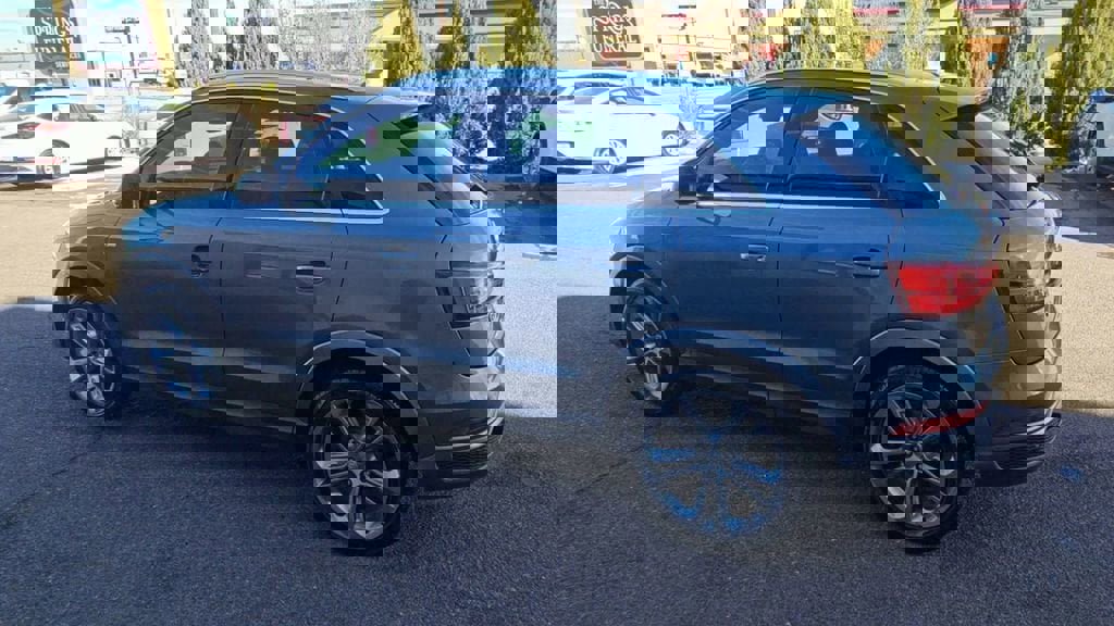 Used 2017 Audi Q3 2.0T Prestige w/ Prestige Package image 5