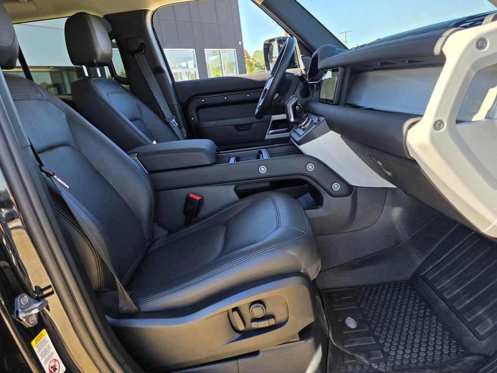 Used 2024 Land Rover Defender 110 S image 25