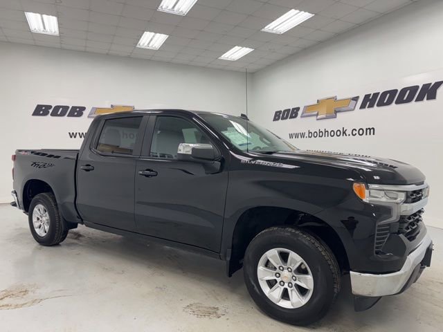 Used 2025 Chevrolet Silverado 1500 LT image 3