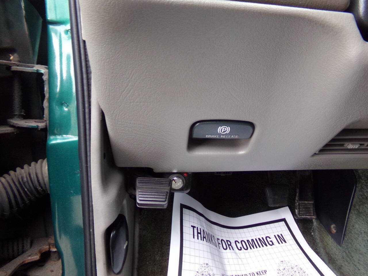 Used 1998 Chevrolet Astro w/ Convenience Group RWD image 18