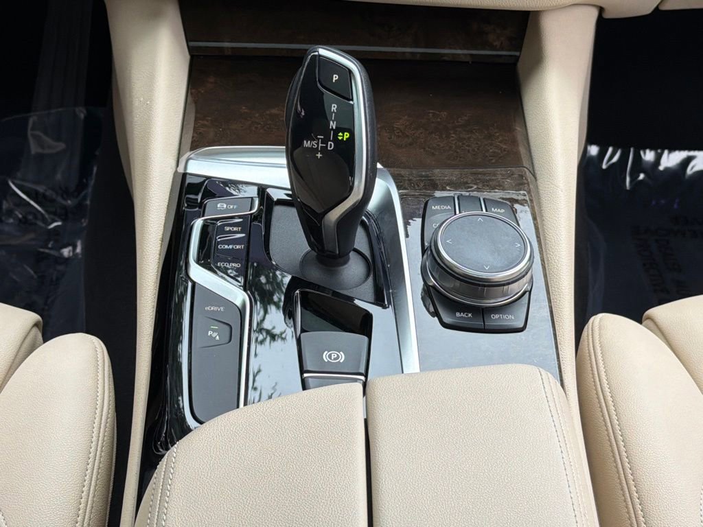 Used 2019 BMW 530e w/ Convenience Package RWD image 49