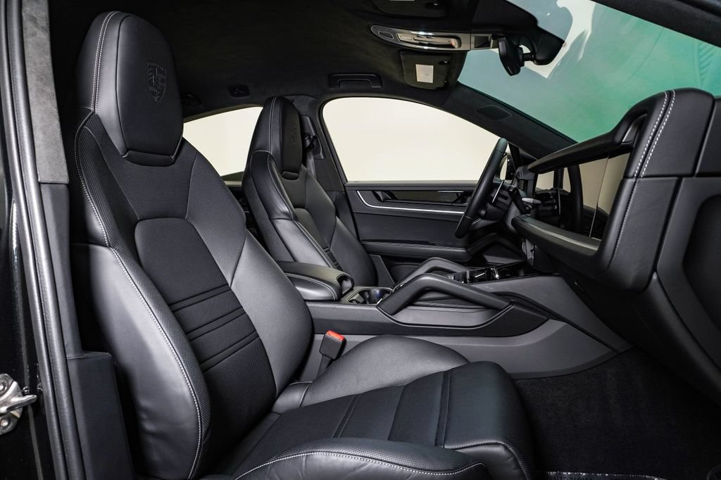 Certified 2025 Porsche Cayenne Turbo GT AWD/4WD image 15