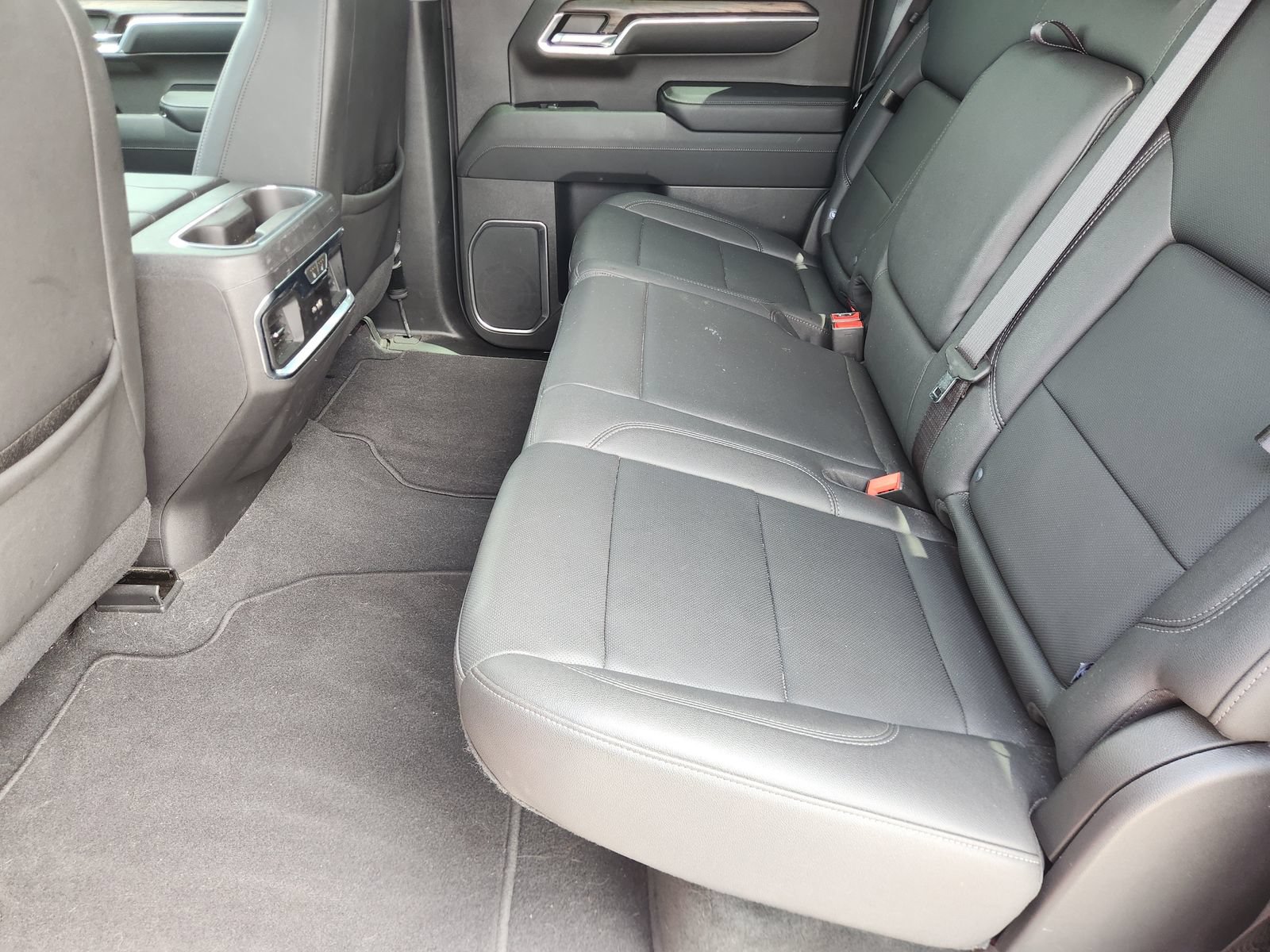 Used 2024 GMC Sierra 1500 SLT w/ SLT Premium Plus Package AWD/4WD image 34