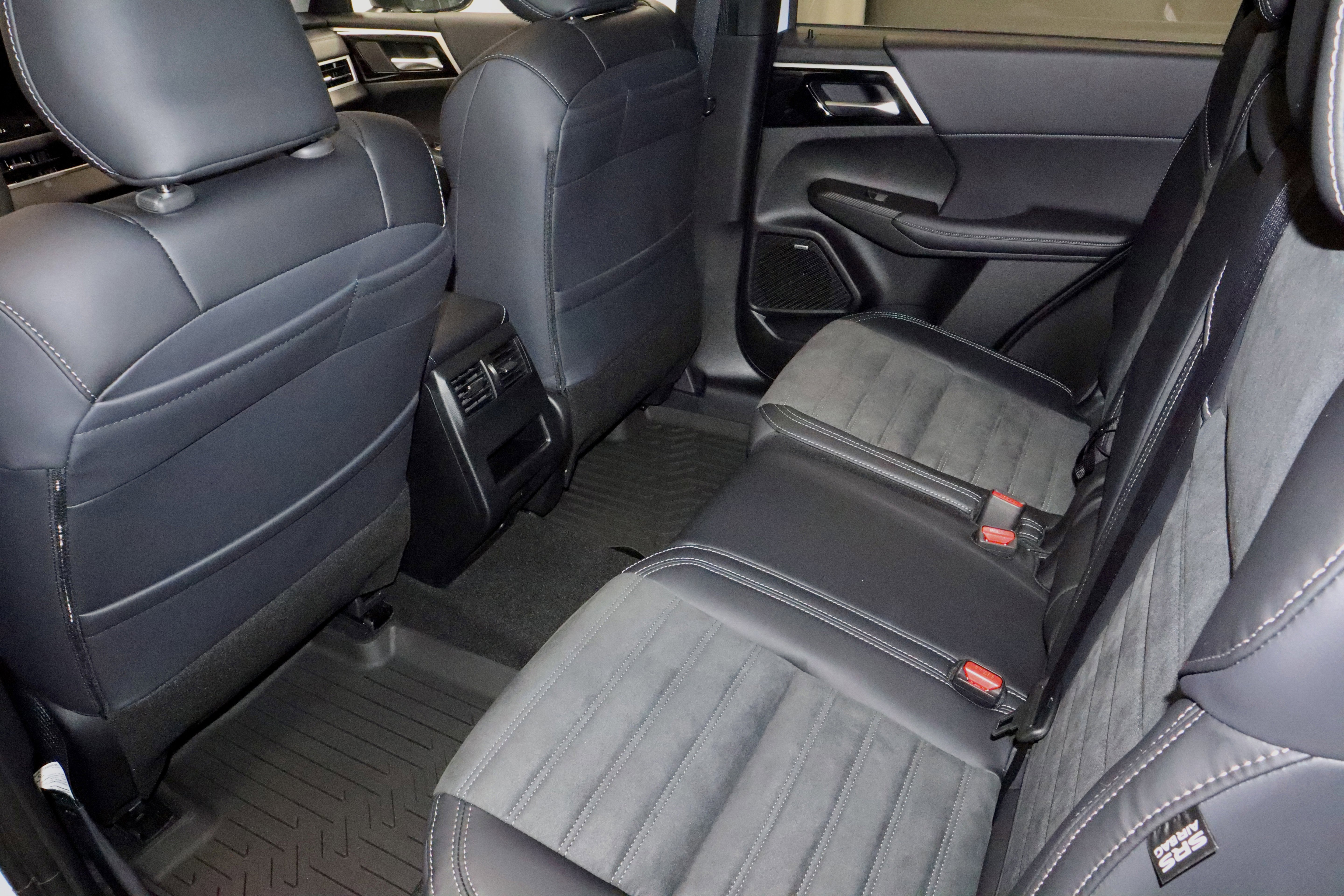 New 2026 Mitsubishi Outlander Trail Edition image 14